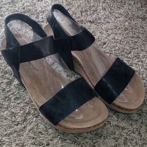 ❤ NIB Pierre Dumas Wedges !